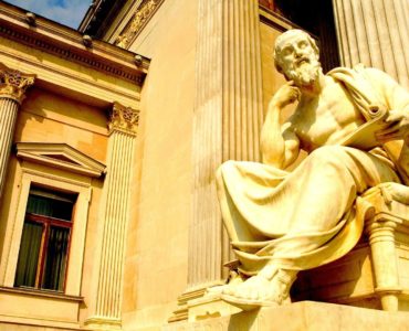 Image d'un philosophe qui réfléchit